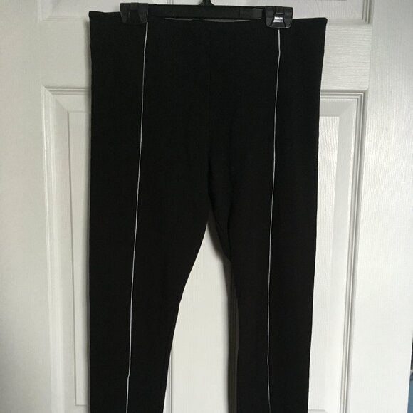 H & M Divided Black leggings Size Medium - Picture 1 of 4